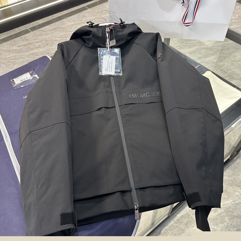 Ba*len*cia*ga down coat
